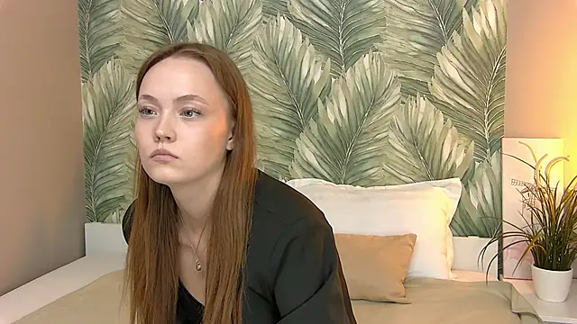 EmmaCamm online show from October 1, 2025, 3:51 pm