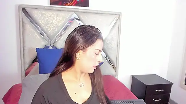 mia fox4 online show from October 24, 2025, 12:12 pm