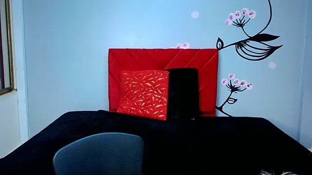 Snapshot of Charlotte__Gray chatting on October 28, 2025, 12:19 pm Charlotte Gray online show from October 28, 2025, 12:19 pm