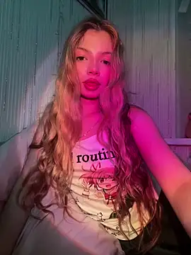 Snapshot of _Siennaaa_ chatting on March 1, 2026, 9:50 pm Siennaaa online show from March 1, 2026, 9:50 pm