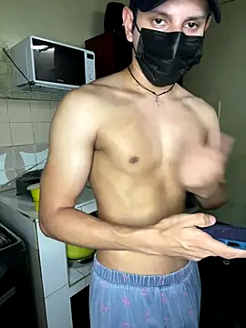 oppaboy online show from November 12, 2025, 1:44 pm