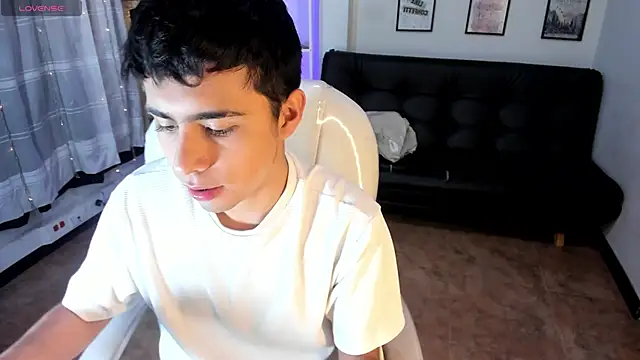 Snapshot of Nyko_ds chatting on October 24, 2025, 4:20 am Nyko ds online show from October 24, 2025, 4:20 am