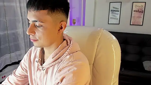 Snapshot of Nyko_ds chatting on October 31, 2025, 4:24 am Nyko ds online show from October 31, 2025, 4:24 am