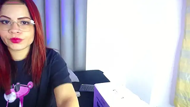 juliana-97 online show from November 7, 2025, 4:12 am