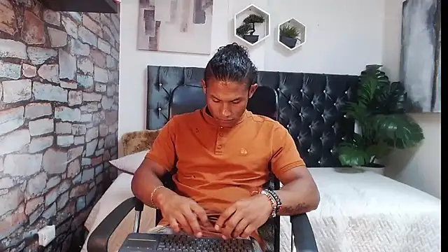 casike1 online show from October 14, 2025, 12:11 am