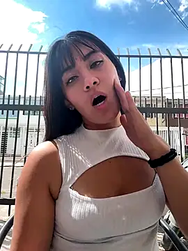 LunaMartinez Pink online show from October 9, 2025, 7:12 pm