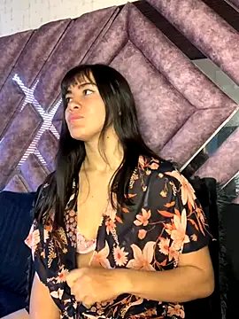 LunaMartinez Pink online show from October 29, 2025, 12:40 pm