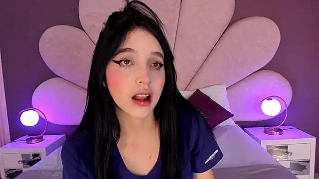 MeganR  online show from April 7, 2026, 11:10 am