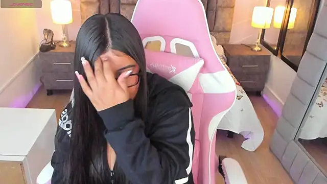 AnnaSwift  online show from January 13, 2026, 12:32 pm