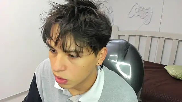 StiwenTwink online show from October 1, 2025, 2:56 pm