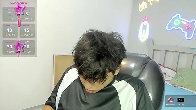 StiwenTwink online show from December 20, 2025, 7:32 pm