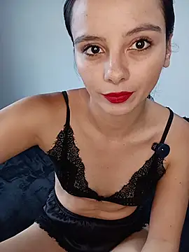 SaraMistick online show from November 12, 2025, 12:27 pm