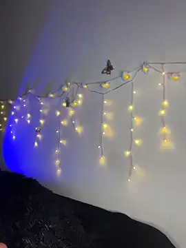 SaraMistick online show from April 9, 2026, 10:31 am