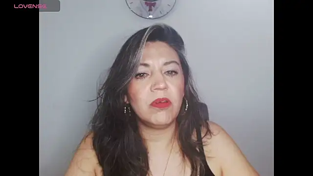 XxAntonellaxxx online show from October 20, 2025, 4:29 pm