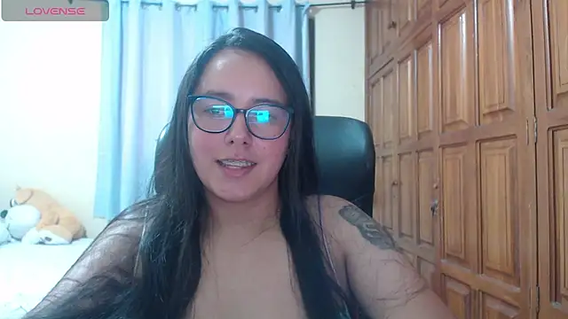 Venus cat  online show from January 9, 2026, 7:33 am