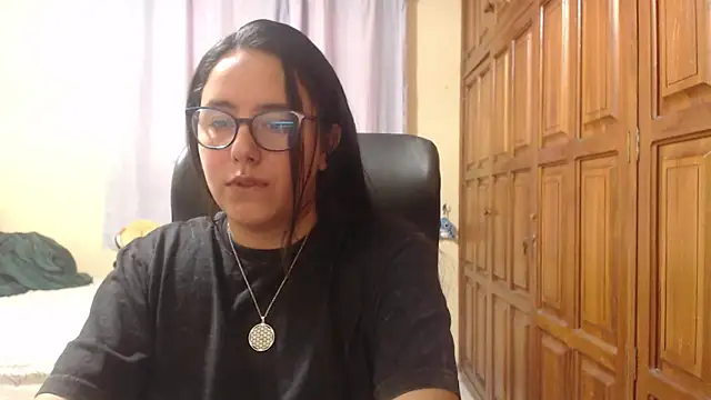 Venus cat  online show from February 8, 2026, 12:58 am