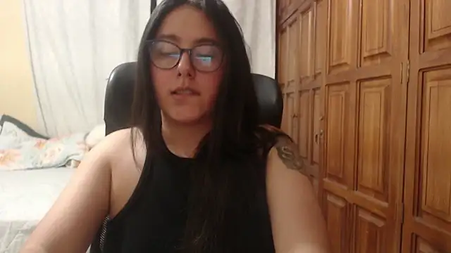 Venus cat  online show from April 22, 2026, 3:09 am