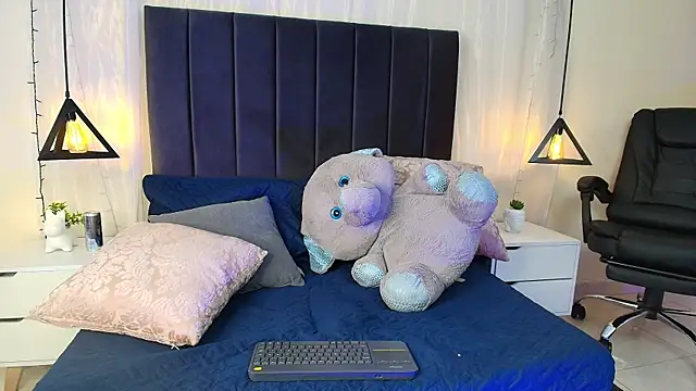 Rubyvixxen  online show from October 4, 2025, 3:15 am