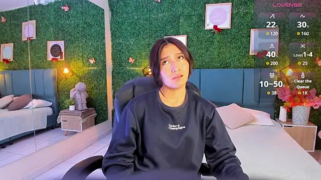 Rubyvixxen  online show from October 21, 2025, 3:51 am