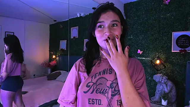 Rubyvixxen  online show from October 28, 2025, 3:43 am