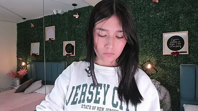 Rubyvixxen  online show from October 30, 2025, 3:19 am