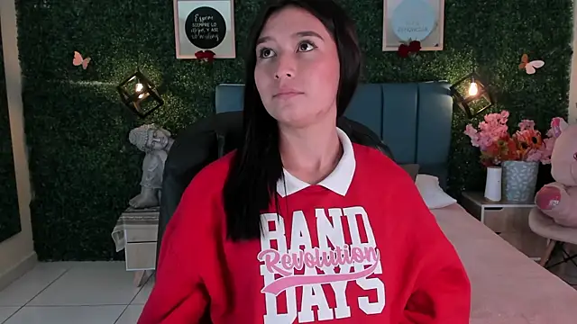 Rubyvixxen  online show from November 1, 2025, 3:41 am