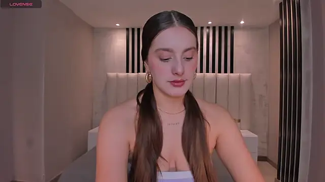 ZoeyWalker  online show from November 4, 2025, 11:42 am