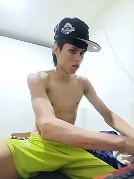 mazo18 online show from April 29, 2026, 11:22 pm