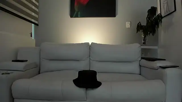 Snapshot of ZaynShadow chatting on October 24, 2025, 1:51 pm ZaynShadow online show from October 24, 2025, 1:51 pm