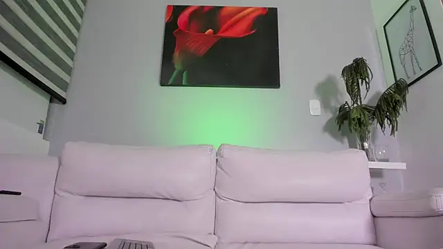 Snapshot of ZaynShadow chatting on October 25, 2025, 1:57 am ZaynShadow online show from October 25, 2025, 1:57 am