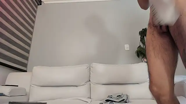 Snapshot of ZaynShadow chatting on November 5, 2025, 12:43 am ZaynShadow online show from November 5, 2025, 12:43 am