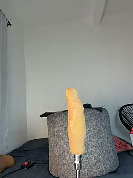 MerliaSsomer online show from April 4, 2026, 1:52 pm