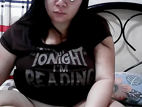 Snapshot of HornyPussie69 chatting on April 17, 2026, 11:41 pm HornyPussie69 online show from April 17, 2026, 11:41 pm