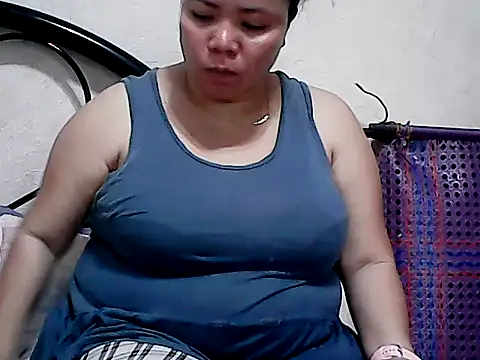 Snapshot of HornyPussie69 chatting on June 2, 2026, 7:43 am HornyPussie69 online show from June 2, 2026, 7:43 am