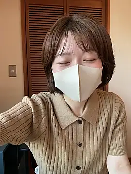 momo yuipu online show from October 8, 2025, 12:52 am