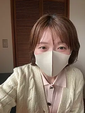 momo yuipu online show from October 21, 2025, 1:06 am