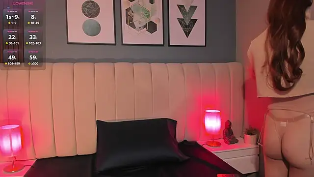 DaimondPink online show from October 15, 2025, 4:01 am