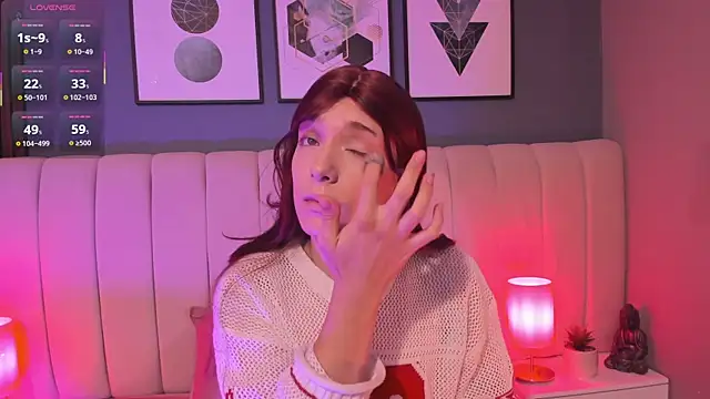 DaimondPink online show from November 5, 2025, 12:16 pm