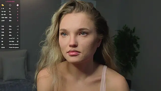 JulieLupo online show from December 23, 2025, 9:07 am