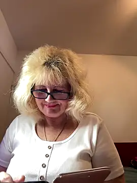 BoloshkaBlonda online show from October 15, 2025, 7:36 pm