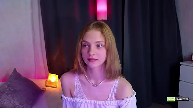 midnightMaya online show from December 17, 2025, 10:49 pm