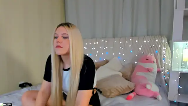 Snapshot of Malisha_kiss chatting on October 14, 2025, 8:48 am Malisha kiss online show from October 14, 2025, 8:48 am