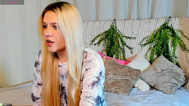 Snapshot of Malisha_kiss chatting on October 25, 2025, 9:28 am Malisha kiss online show from October 25, 2025, 9:28 am