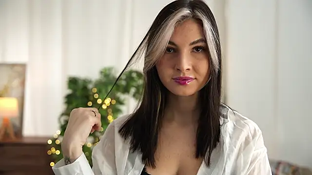 sunglammodel online show from October 23, 2025, 7:51 am