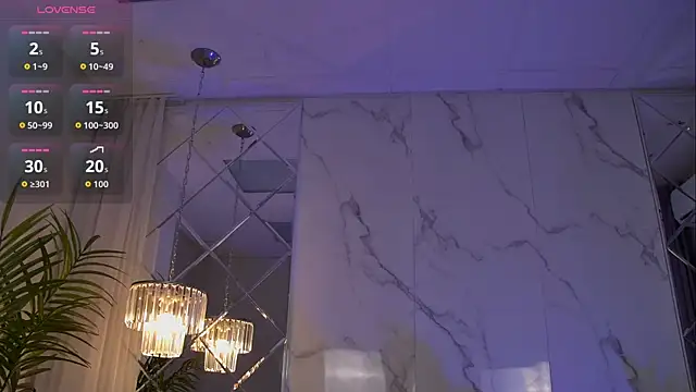 NicoleBellin online show from October 21, 2025, 5:41 am