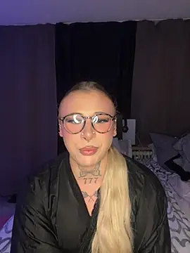 Snapshot of Kimberly-sweety chatting on October 15, 2025, 7:25 pm Kimberly-sweety online show from October 15, 2025, 7:25 pm