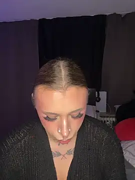 Snapshot of Kimberly-sweety chatting on October 18, 2025, 8:20 pm Kimberly-sweety online show from October 18, 2025, 8:20 pm