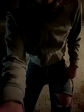 Snapshot of pleasedontpressaredburton chatting on October 29, 2025, 10:55 pm pleasedontpressaredburton online show from October 29, 2025, 10:55 pm