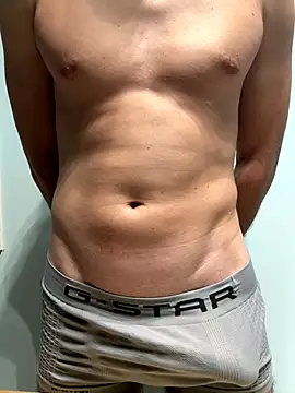 hhhnmg online show from October 5, 2025, 4:49 pm