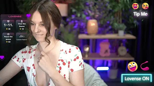 xoxo molly online show from October 13, 2025, 9:37 pm